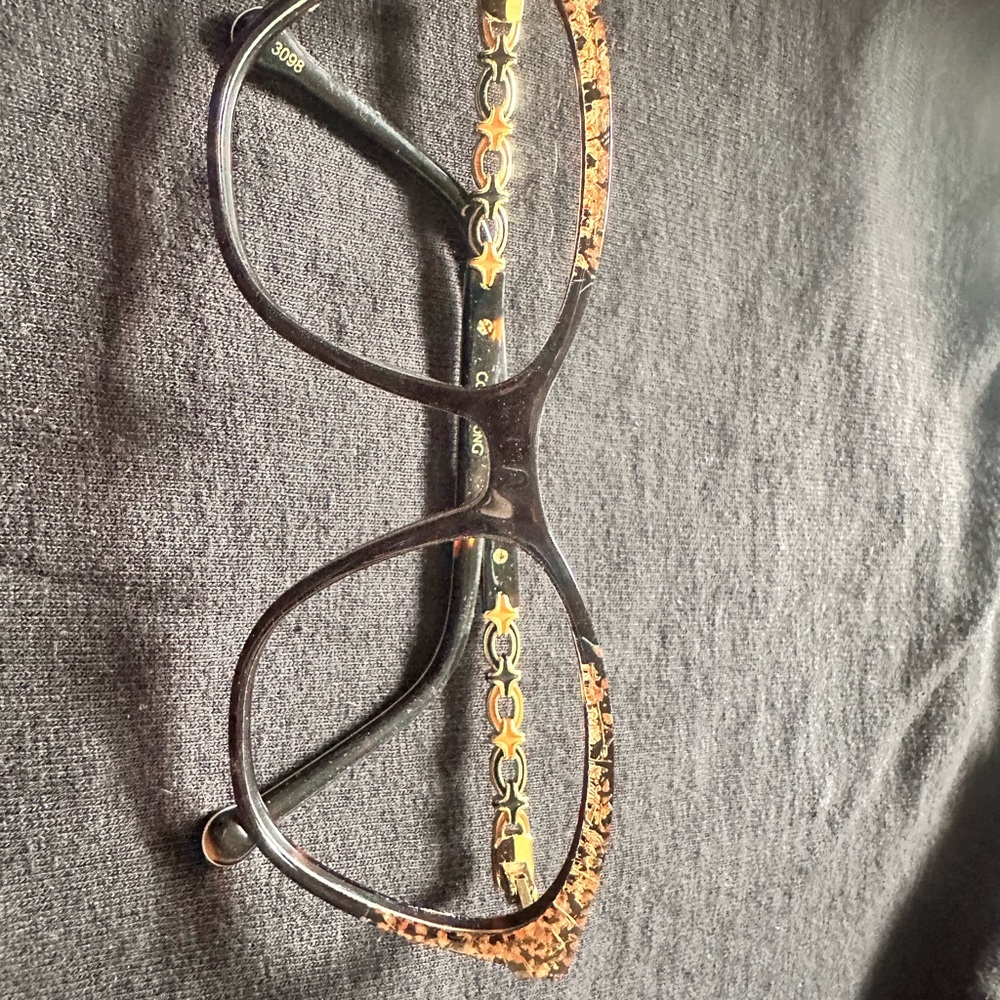 Elegant Black and Gold Rectangular Glasses